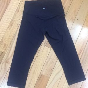 Lulu lemon. size 6 .Capri high-waist leggings